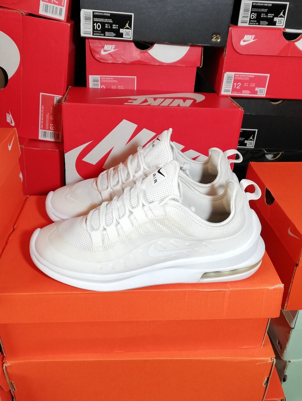 Nike Air Max AXIS women's size 7.5 good condition "Used Item"